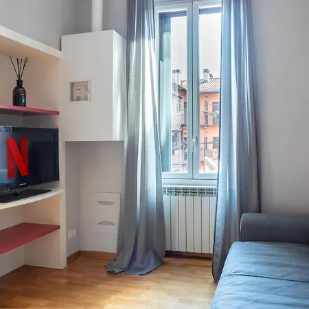 Apartamento Navigli-duomo With Netflix+wifi Milán